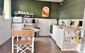 Studio La Petite Oasis- Ideal Couple - Calme - Balcon Sud - Lumineux - 10Min Du Centre & Plage - Proche Centre Juno Beach - Wifi